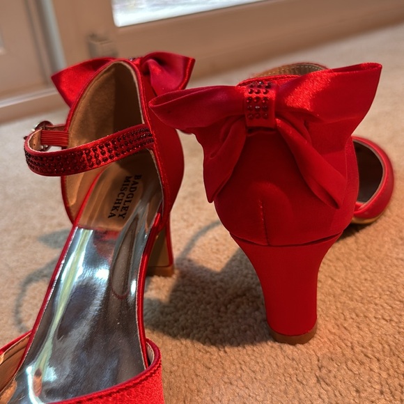 Badgley Mischka Satin Bow heels - Picture 6 of 6